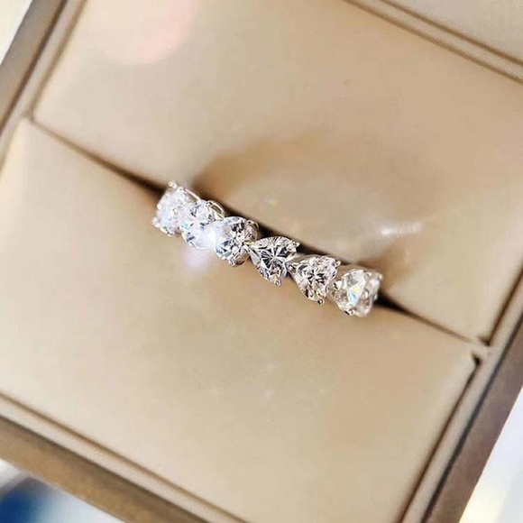 14k 3ct Heart Eternity Band - Picture 4 of 15